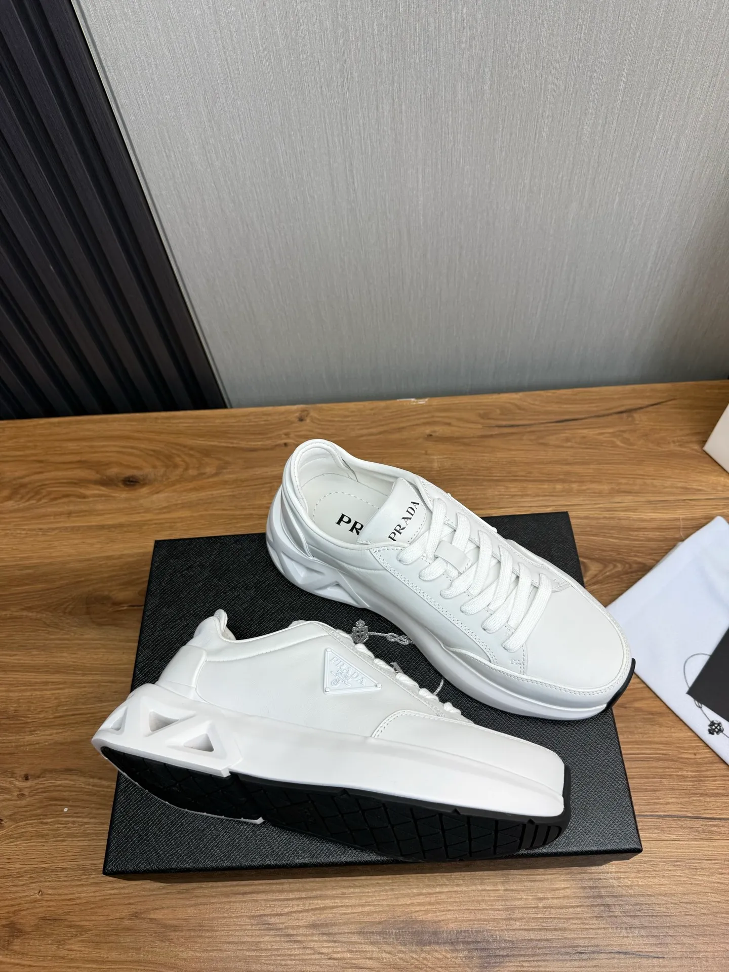 Men's shoes 💰820💰 [PRADA] New models synchronized with the official website, high-quality shipments ✔️Best sellers🔥 Original cowhide + cowhide lining, 1🆚1 replica, original bottom, 38-45 (men's 38.45 custom-made, non-returnable)